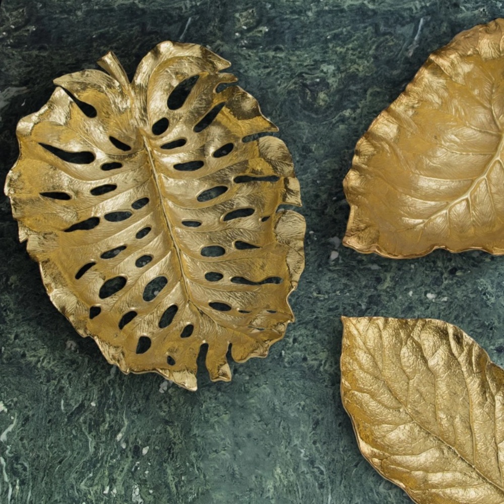 • Gold Monstera Leaf •